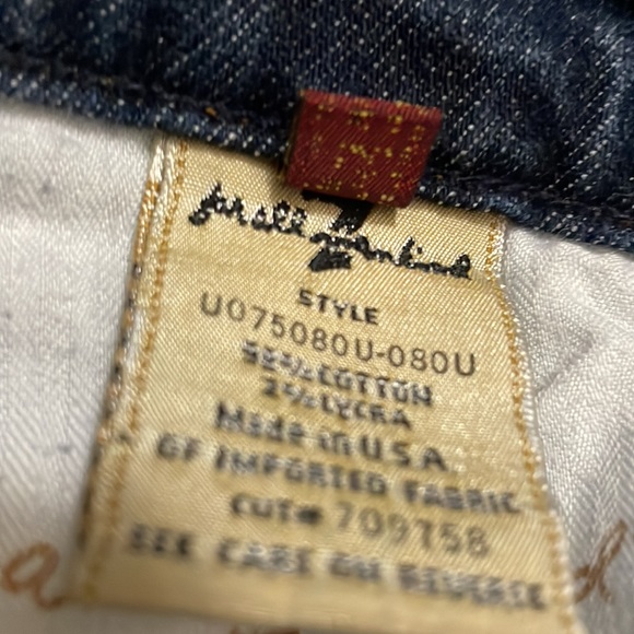 7 for all Mankind Bootcut jeans. Size 31 women’s Faded denim darker down legs. - Picture 14 of 14